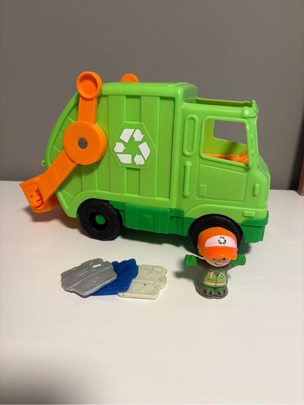 Fisher Price Recycling Garbage Truck Toy with Worker